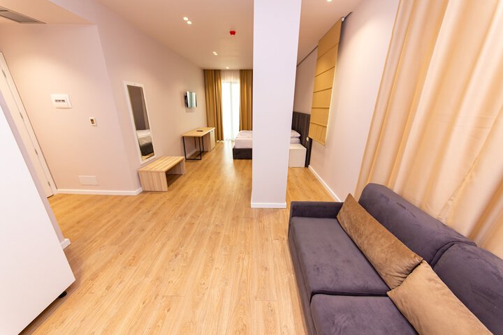 Room 20 of 73