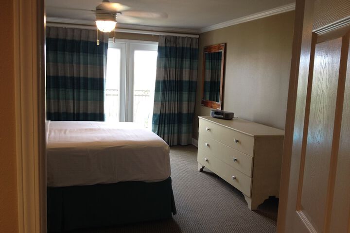 Room 50 of 144
