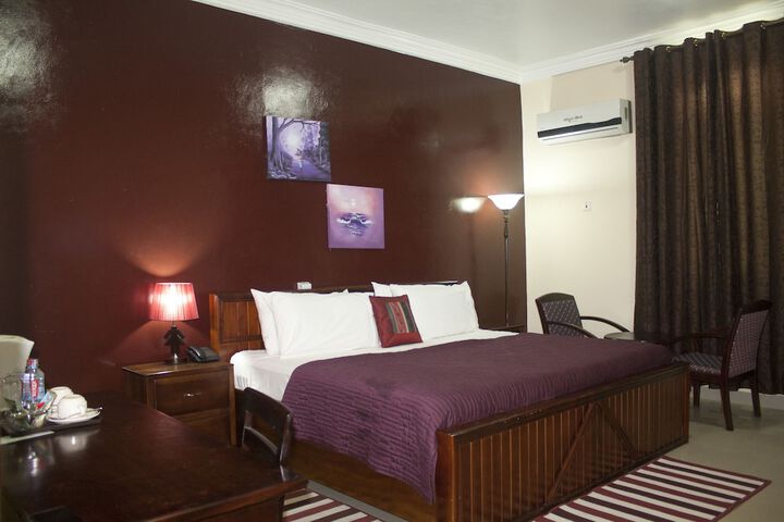 Room 8 of 44