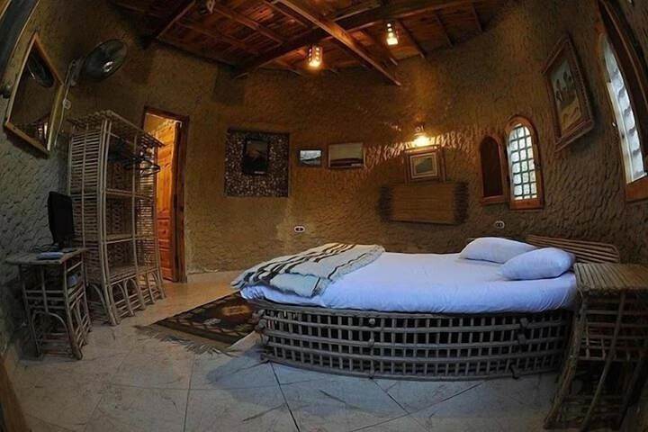 Room 10 of 96
