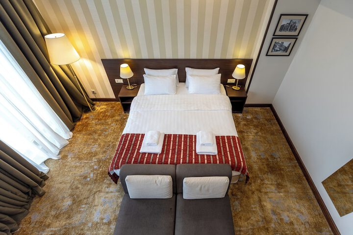 Room 44 of 82