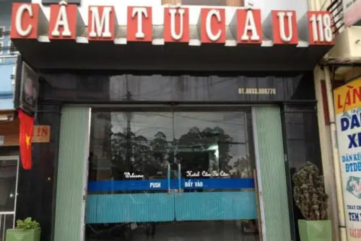 CAM TU CAU HOTEL