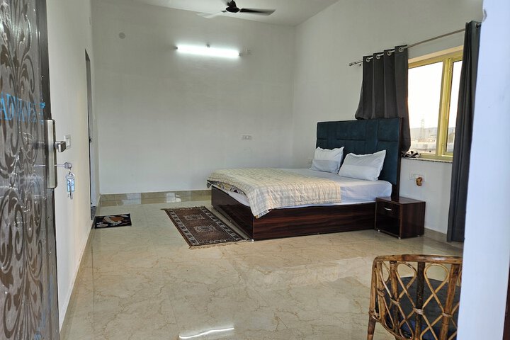 Room 4 of 10
