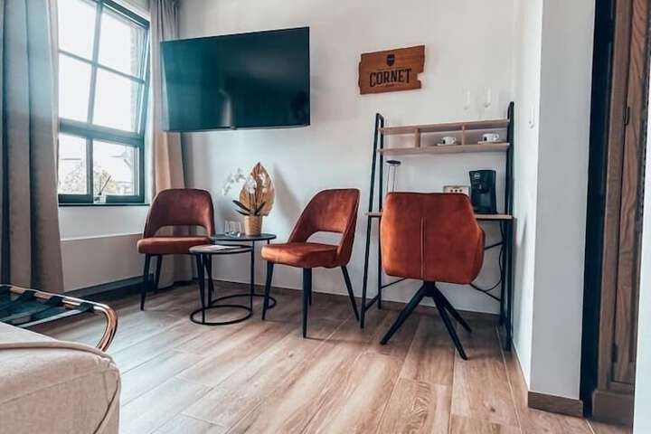 Room 2 of 15