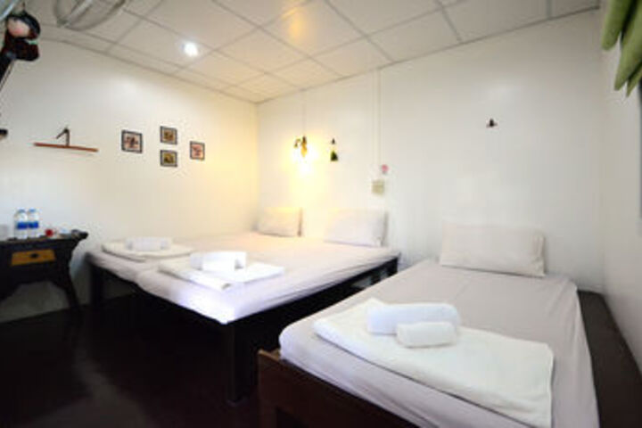 Room 28 of 59