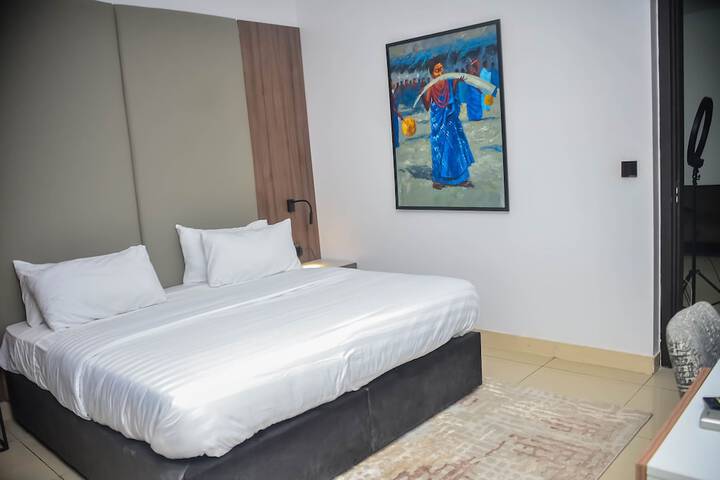 Room 2 of 37