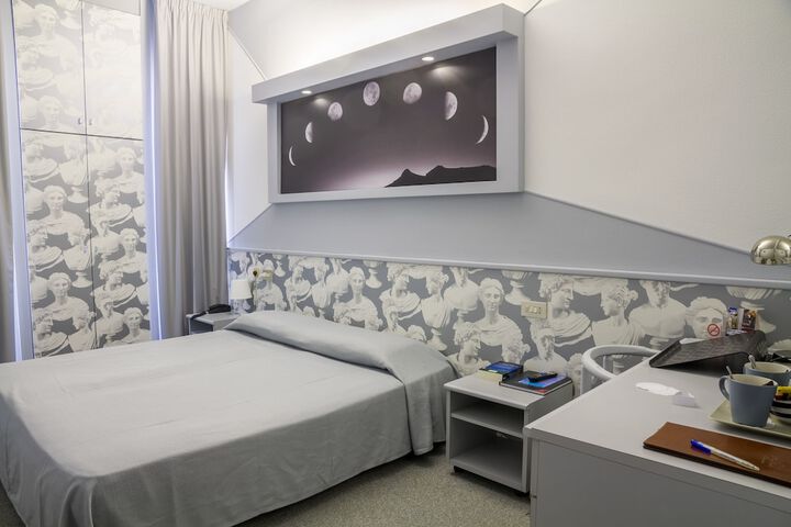 Room 11 of 60