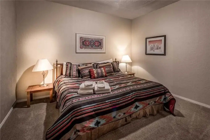 Room 6 of 17