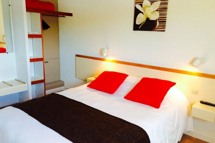 Room 4 of 41