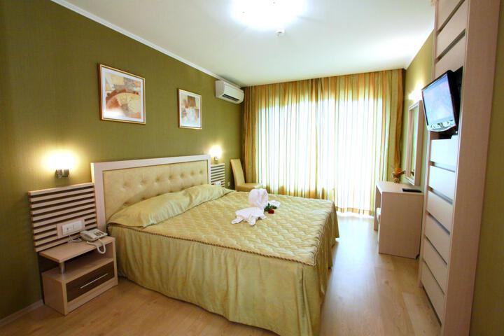 Room 4 of 54