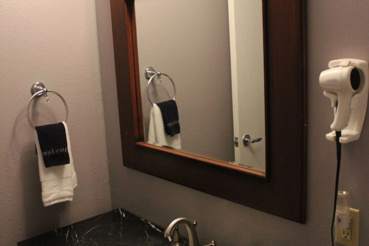 Room 136 of 219