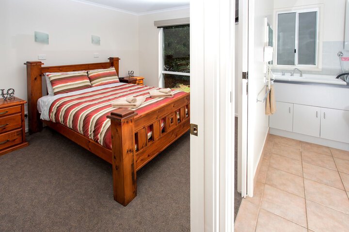 Room 3 of 73