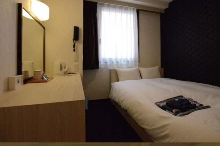Room 11 of 61