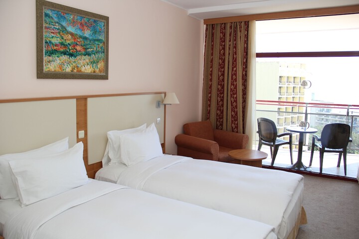 Room 5 of 34