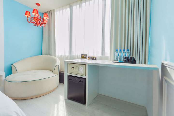 Room 43 of 87
