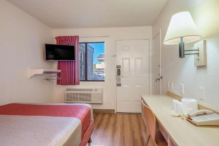1 Double Bed (10 of 12)