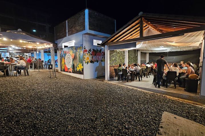 Dining 68 of 75
