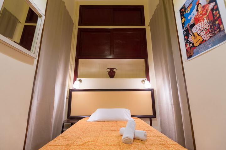 Room 19 of 50