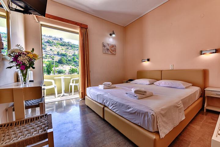 Room 4 of 30