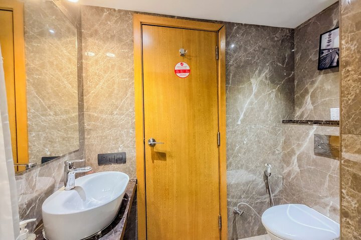 Room 33 of 71