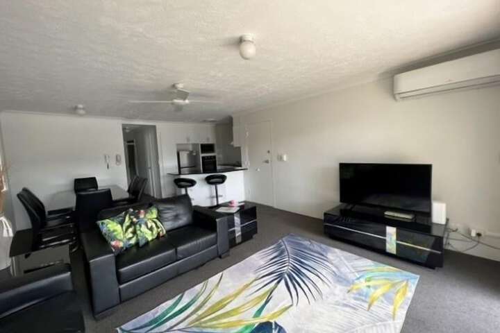 Room 5 of 10