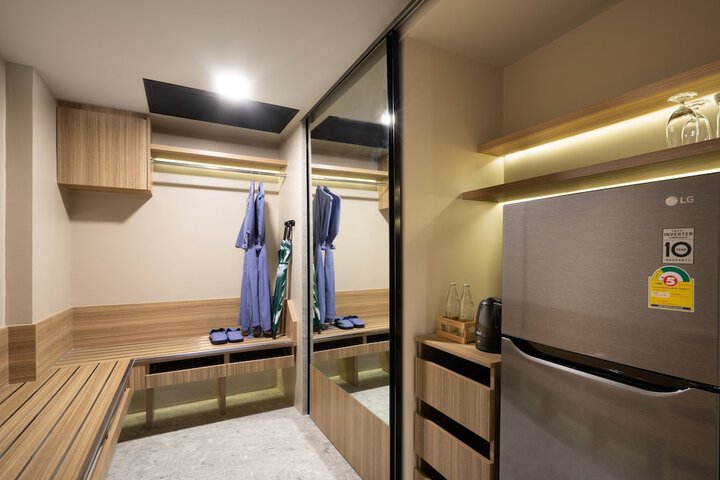 Room 21 of 83