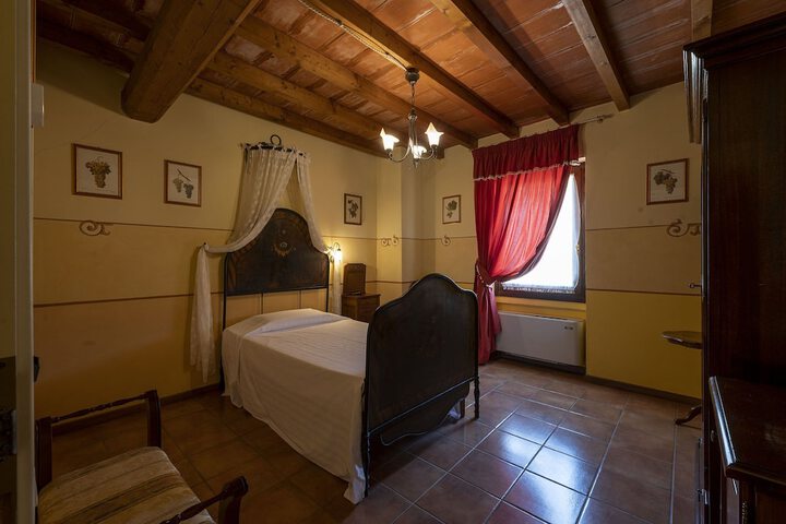 Room 6 of 52