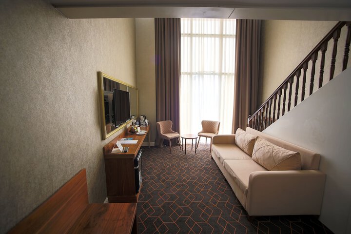 Room 24 of 70