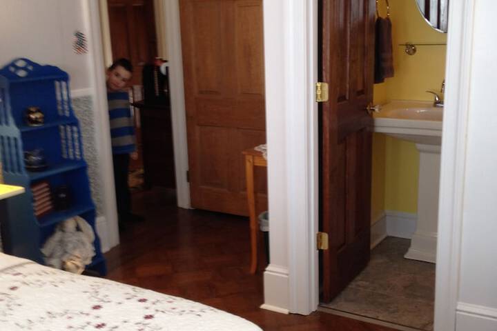 Room 4 of 26