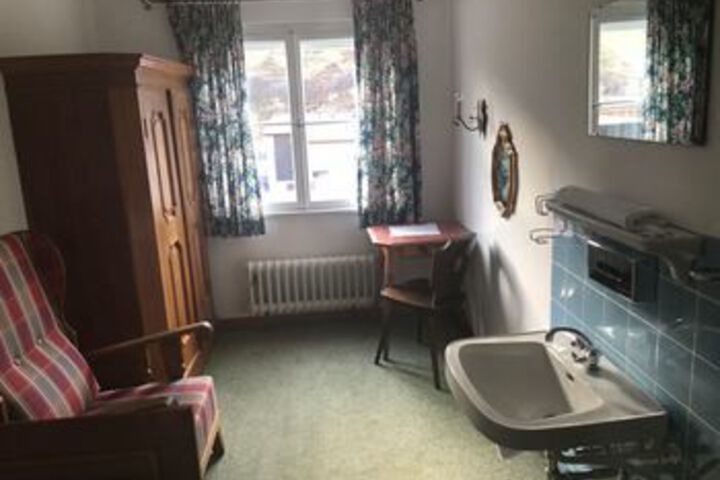 Room 26 of 43