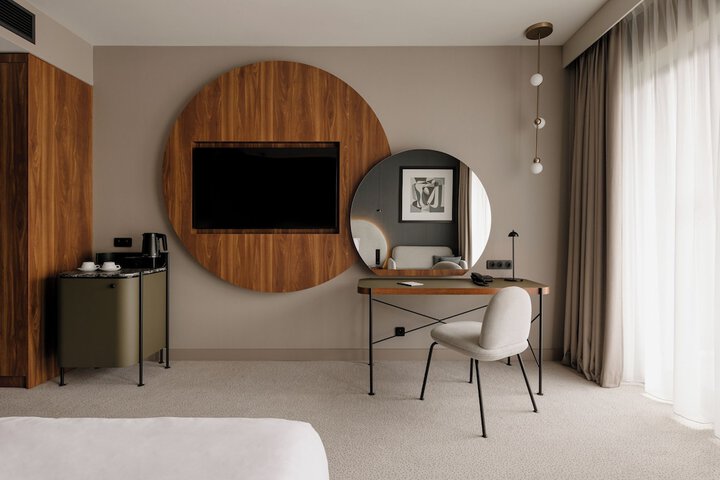 Room 38 of 153