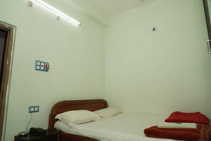 Room 17 of 94