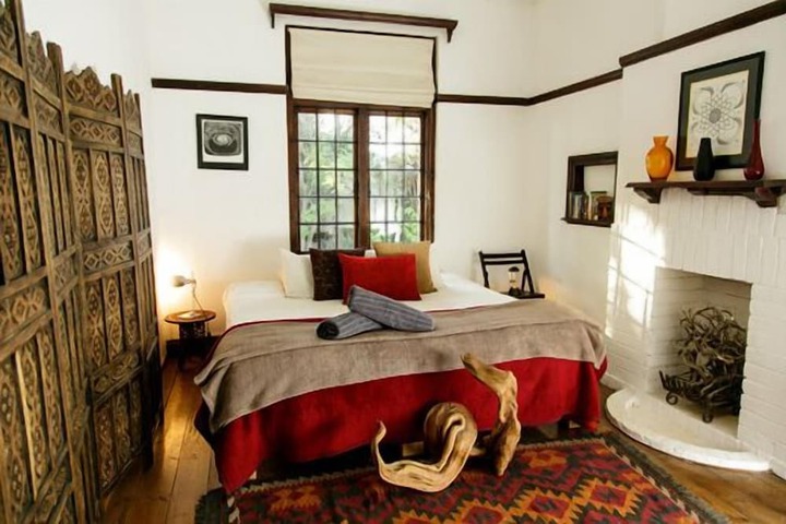 Room 4 of 38