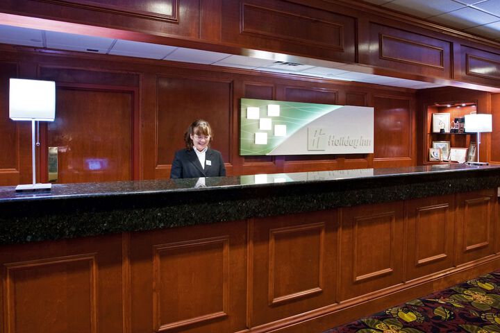 Check-in/check-out kiosk