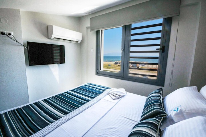Room 28 of 52