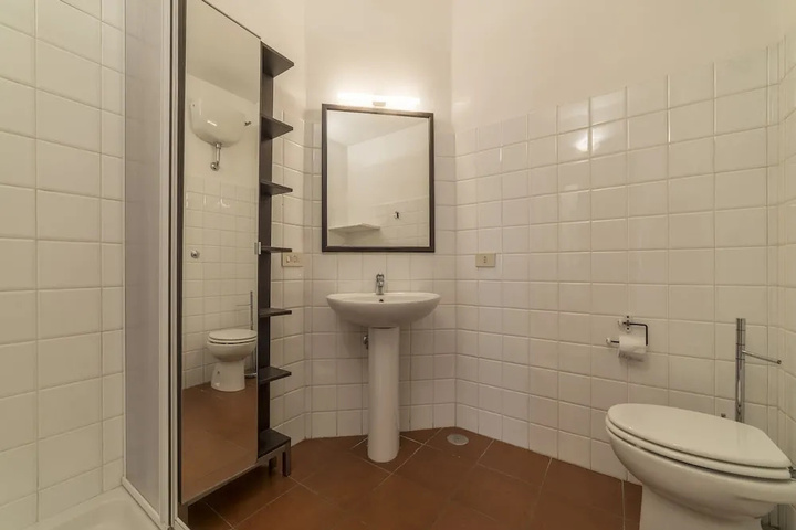 Room 9 of 17