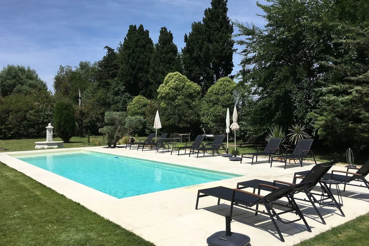 Pool 12 of 18
