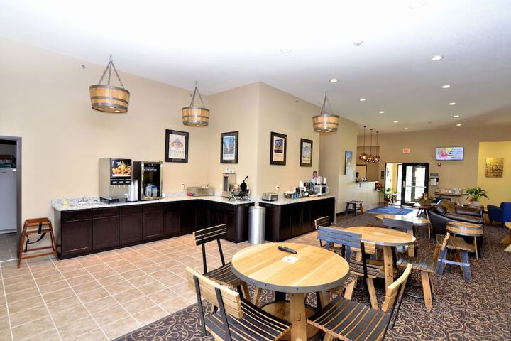 Breakfast/Coffee Service 86 of 105