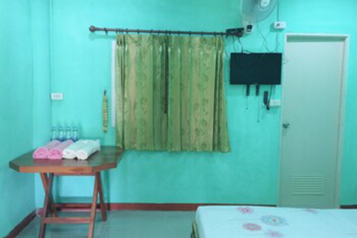 Room 32 of 37