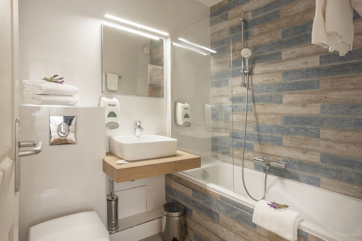 Clean Restrooms