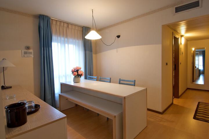 Room 12 of 33