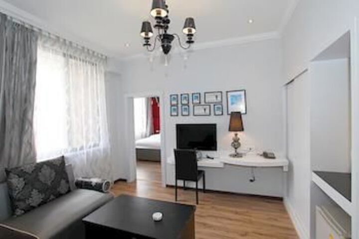 Room 17 of 37