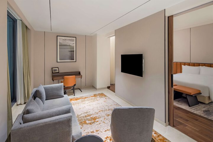 Room 14 of 110