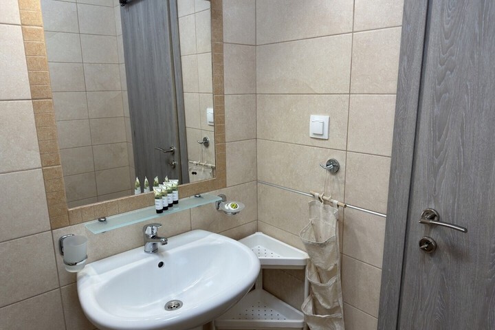 Room 126 of 171