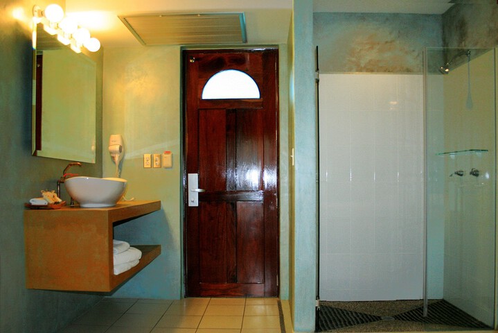 Room 32 of 51