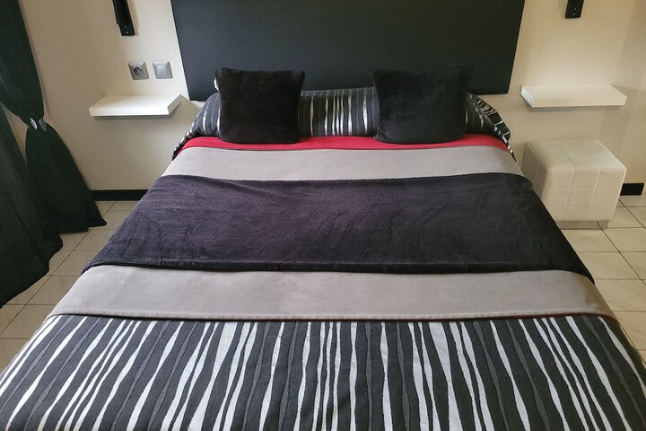 Room 55 of 143