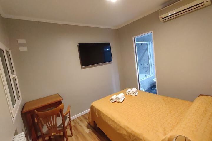 Room 16 of 34