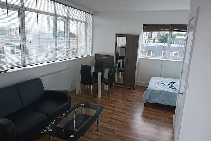 Room 2 of 17