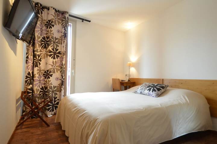Room 10 of 25