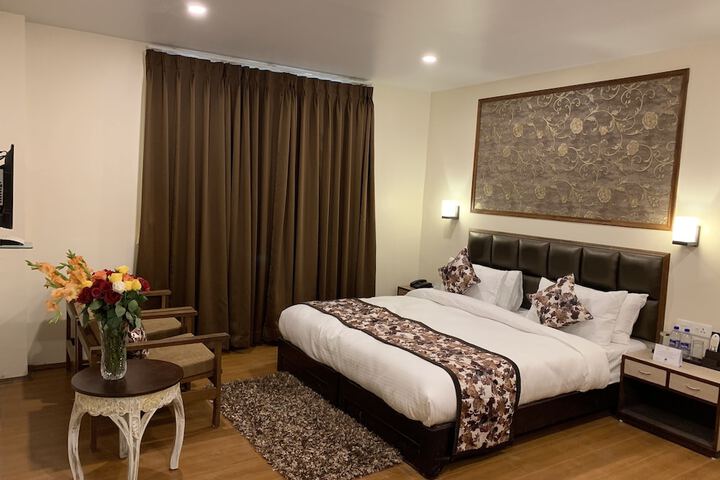 Room 6 of 26